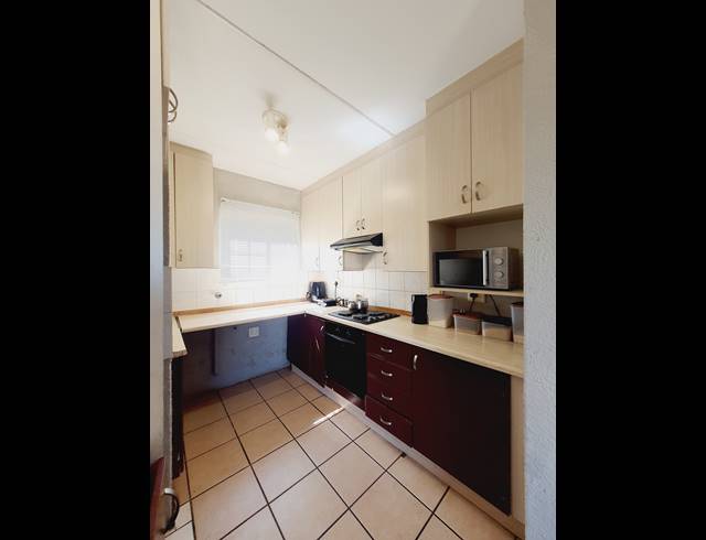 2 BEDROOM APARTMENT RENTED IN HALFWAY GARDENS